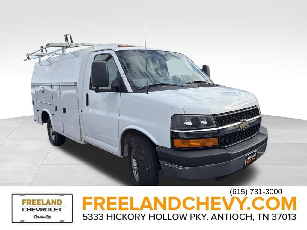 2016 Chevrolet Express Cutaway Base's photo