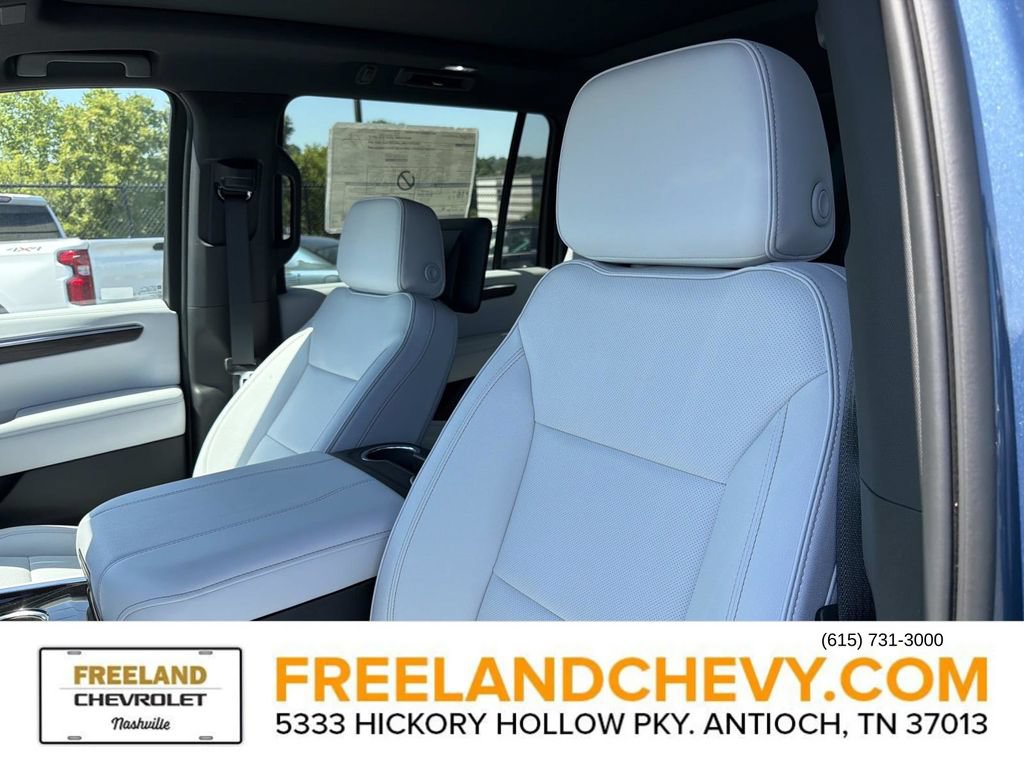 2025 Chevrolet Suburban Premier - Photo 24