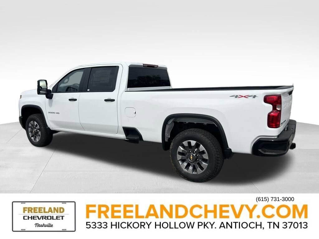 2025 Chevrolet Silverado 2500HD Custom photo 4