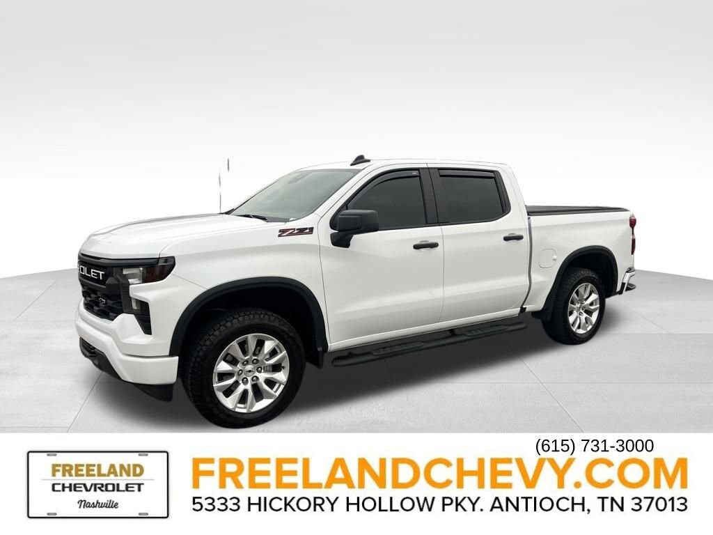 2025 Chevrolet Silverado 1500 Custom photo 3