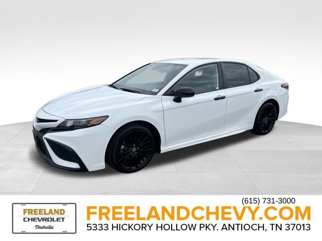 2021 Toyota Camry SE photo 3