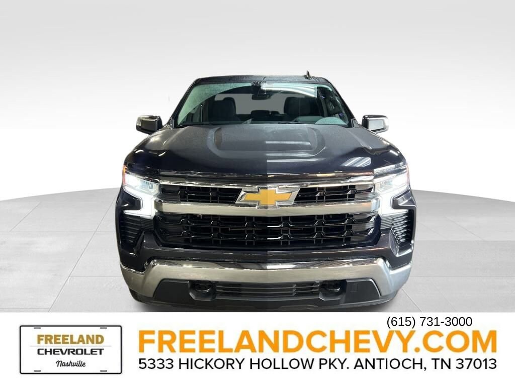 2023 Chevrolet Silverado 1500 LT photo 2