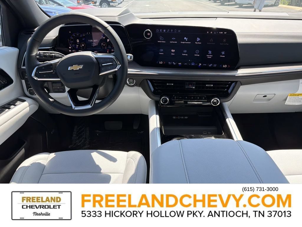 2025 Chevrolet Suburban Premier - Photo 17