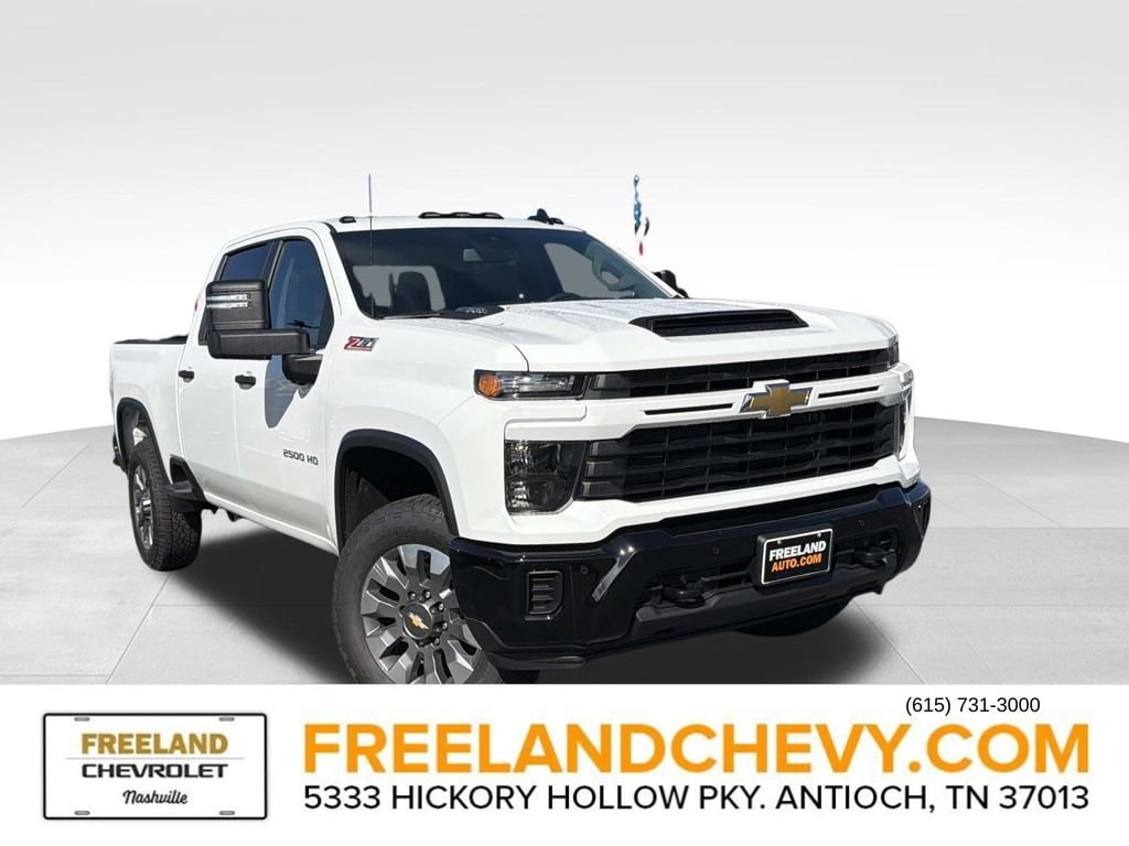 2026 Chevrolet Silverado HD Custom 4WD Crew Cab Standard Box's photo