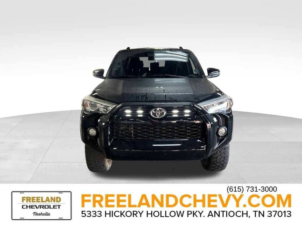 2019 Toyota 4Runner SR5 photo 2