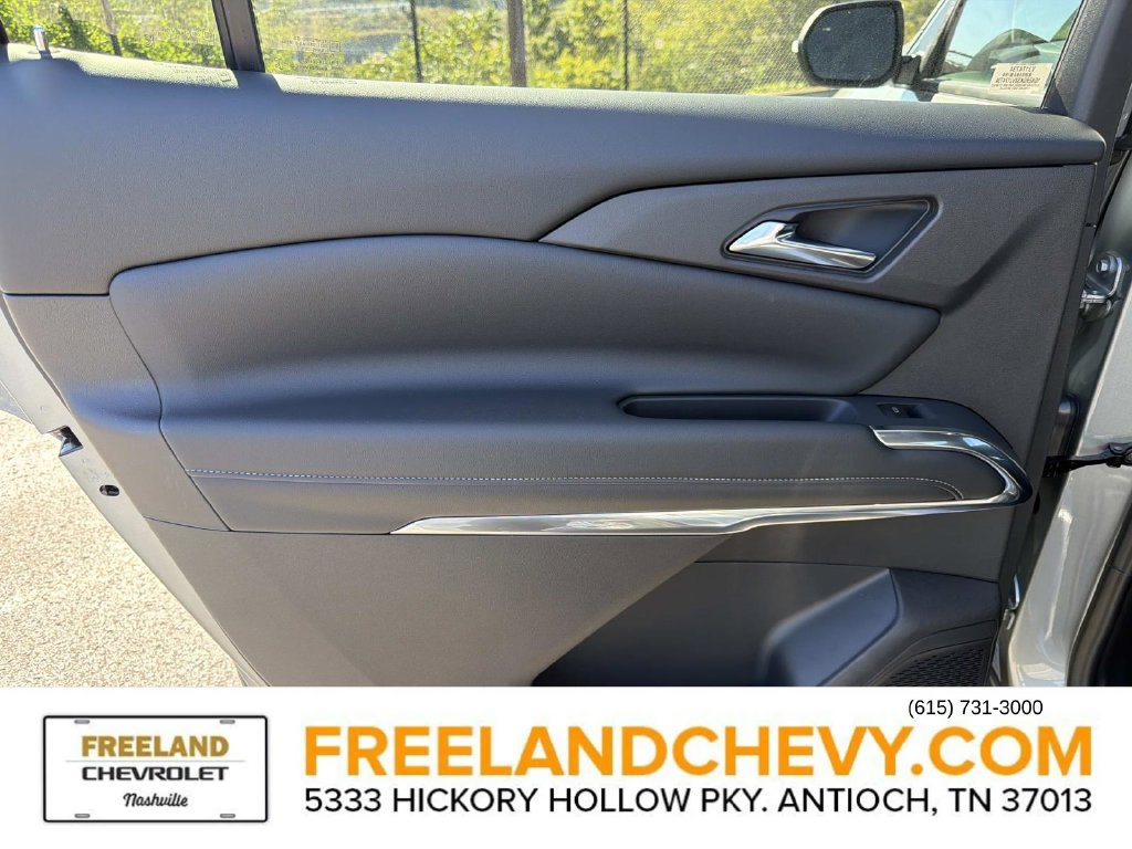 2027 Chevrolet Traverse LT - Photo 21