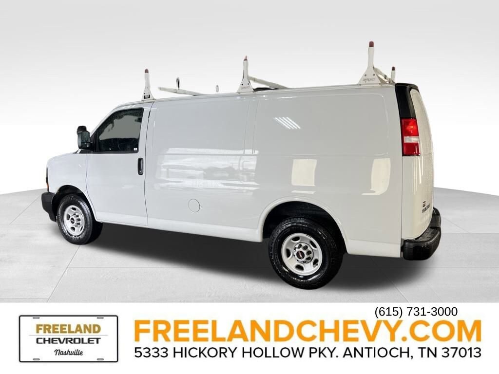 2022 Gmc Savana Cargo 2500 photo 2