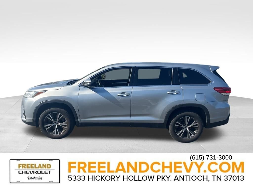 2019 Toyota Highlander LE photo 4