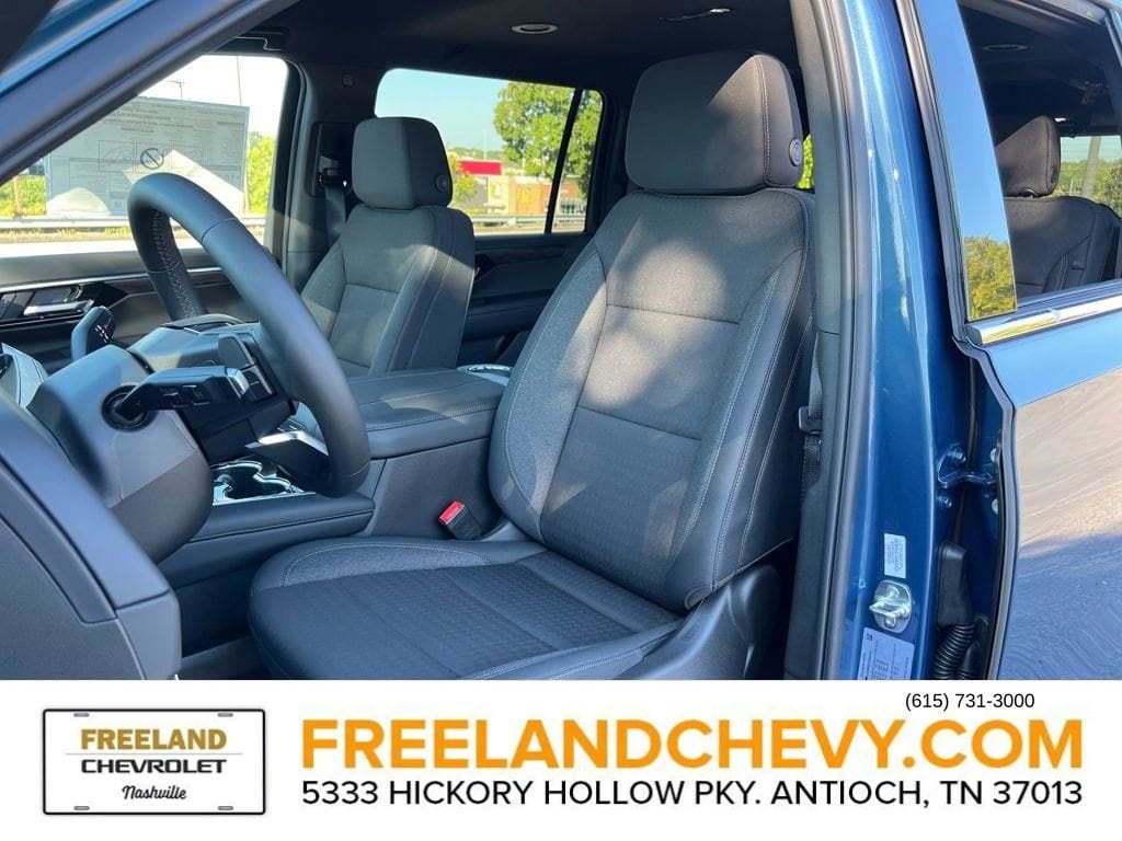 2025 Chevrolet Suburban LS - Photo 19