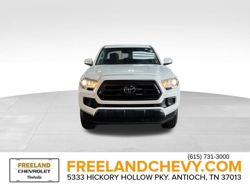 2023 Toyota Tacoma 4x4 SR photo 2