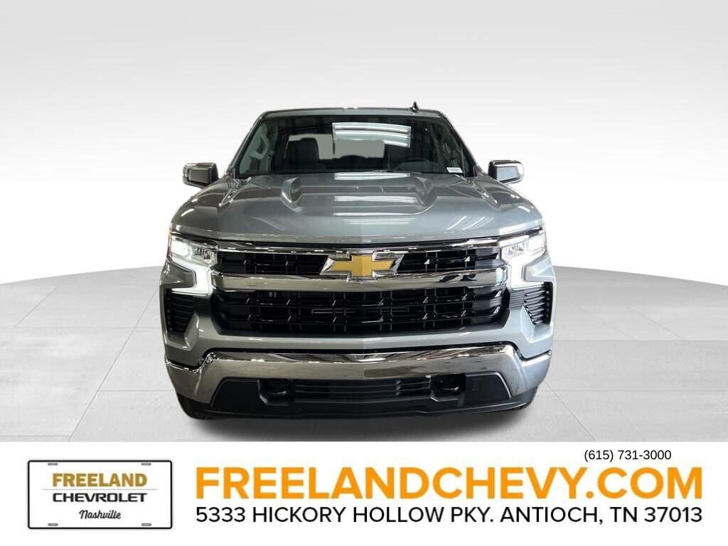 2025 Chevrolet Silverado 1500 LT photo 2