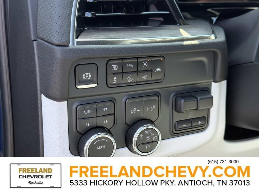 2025 Chevrolet Suburban Premier - Photo 27
