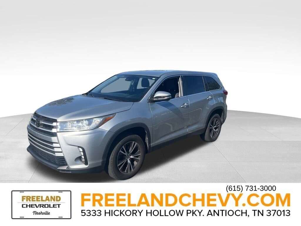 2019 Toyota Highlander LE photo 3
