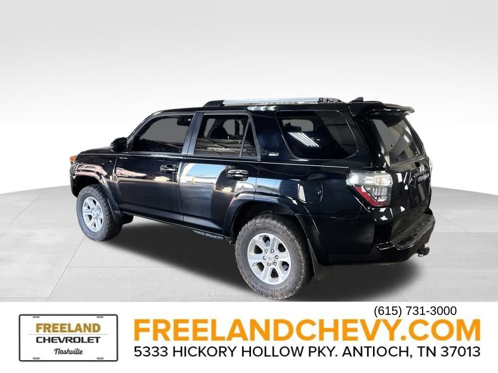 2019 Toyota 4Runner SR5 photo 4