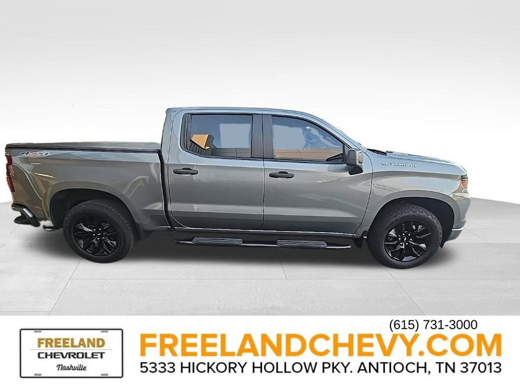 2023 Chevrolet Silverado 1500 Custom photo 3