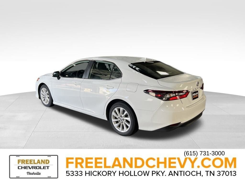 2023 Toyota Camry LE photo 3