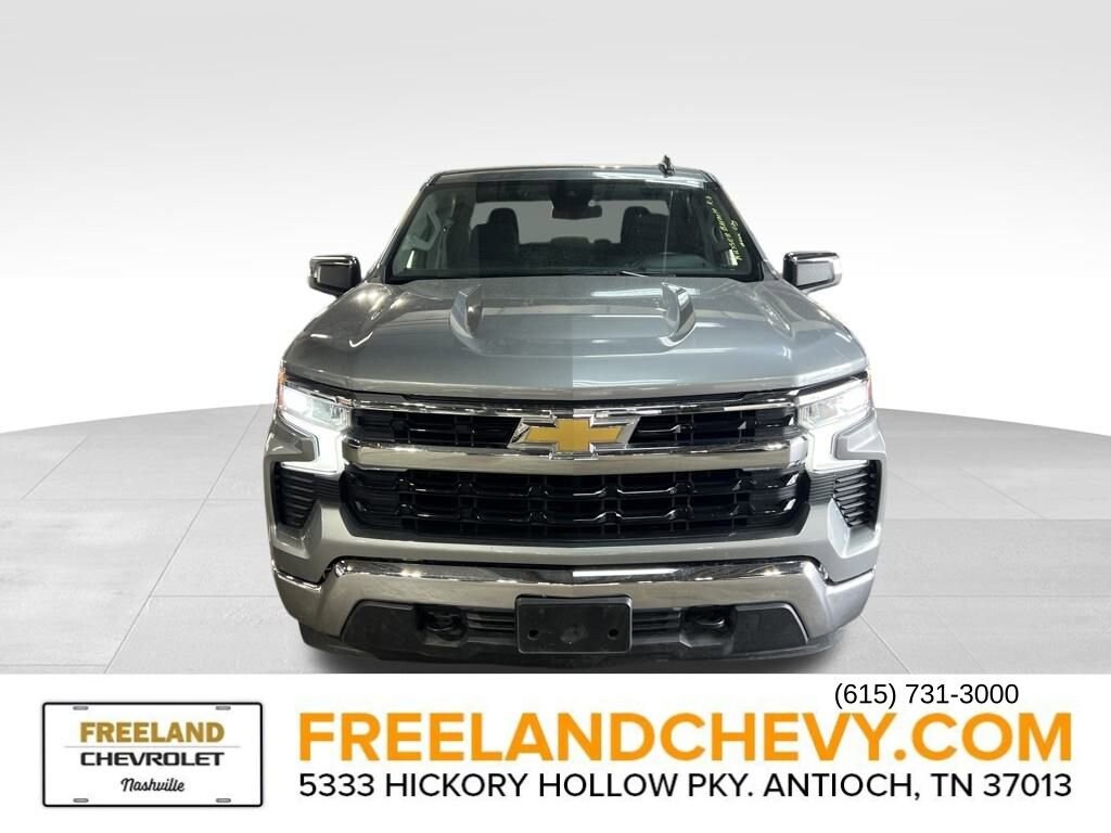 2023 Chevrolet Silverado 1500 LT photo 2