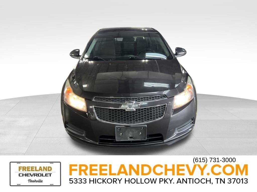 2014 Chevrolet Cruze photo 2