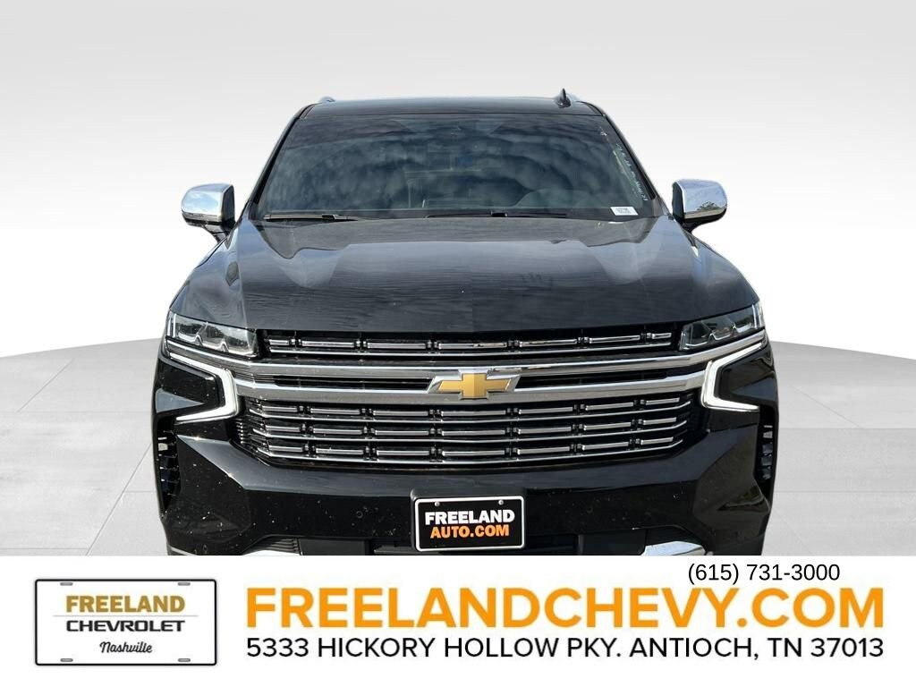 2024 Chevrolet Suburban Premier photo 2