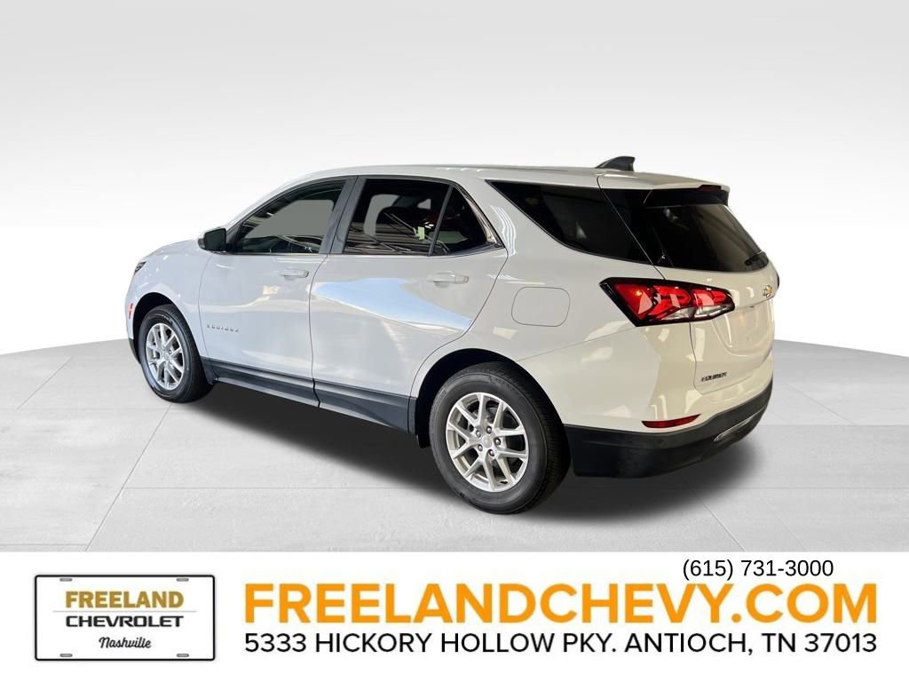 2022 Chevrolet Equinox LT photo 3