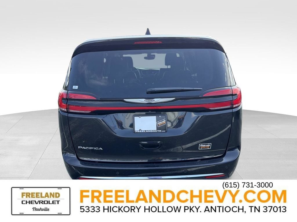 Used 2023 Chrysler Pacifica Touring L