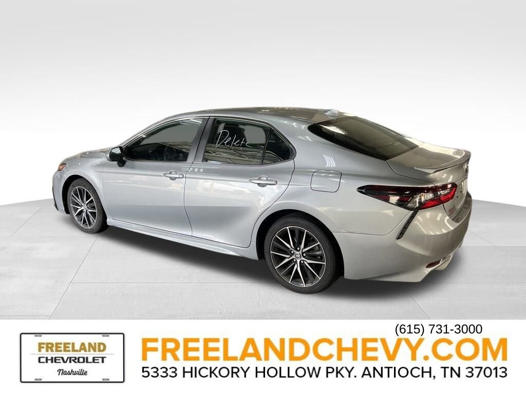 2023 Toyota Camry SE photo 4