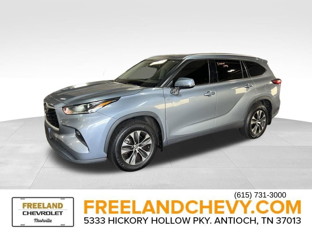 2021 Toyota Highlander XLE photo 3