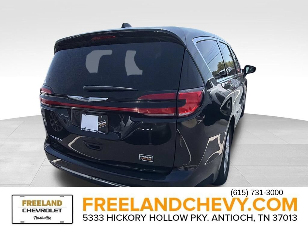 Used 2023 Chrysler Pacifica Touring L