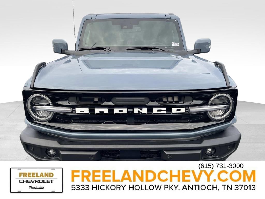 2025 Ford Bronco Outer Banks photo 2