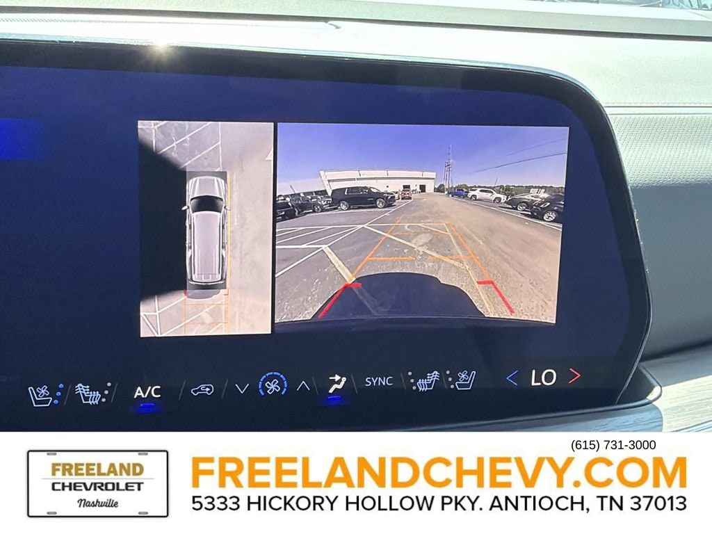 2025 Chevrolet Suburban Premier - Photo 33