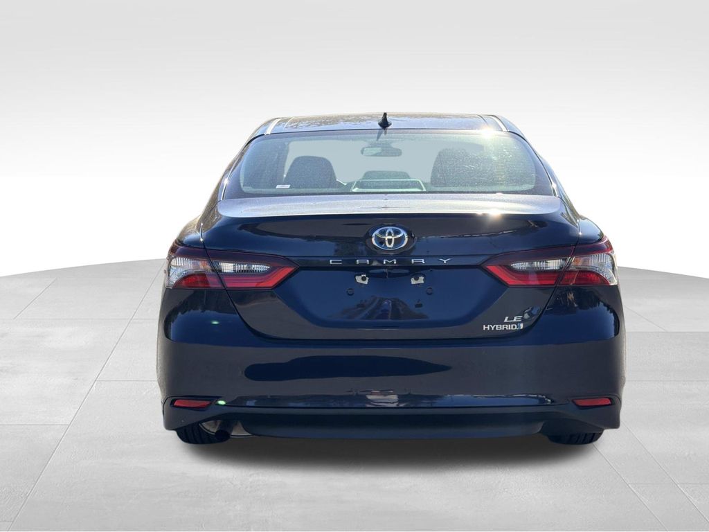 2021 Toyota Camry Hybrid LE photo 4