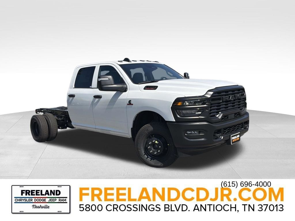 New 2026 Ram 3500 Chassis Cab TRADESMAN CREW 4X4 60' CA Pickup
