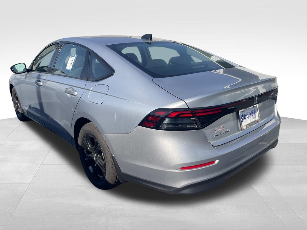 2025 Honda Accord SE - Photo 4