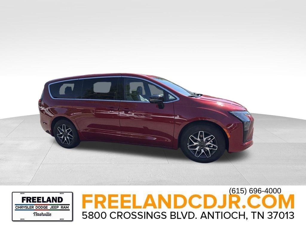New 2027 Chrysler Pacifica LIMITED Passenger Van