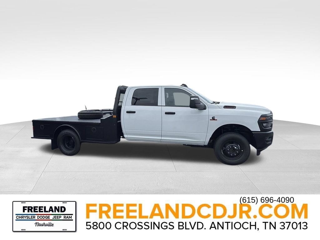 New 2026 Ram 3500 Chassis Cab TRADESMAN CREW 4X4 60' CA Pickup