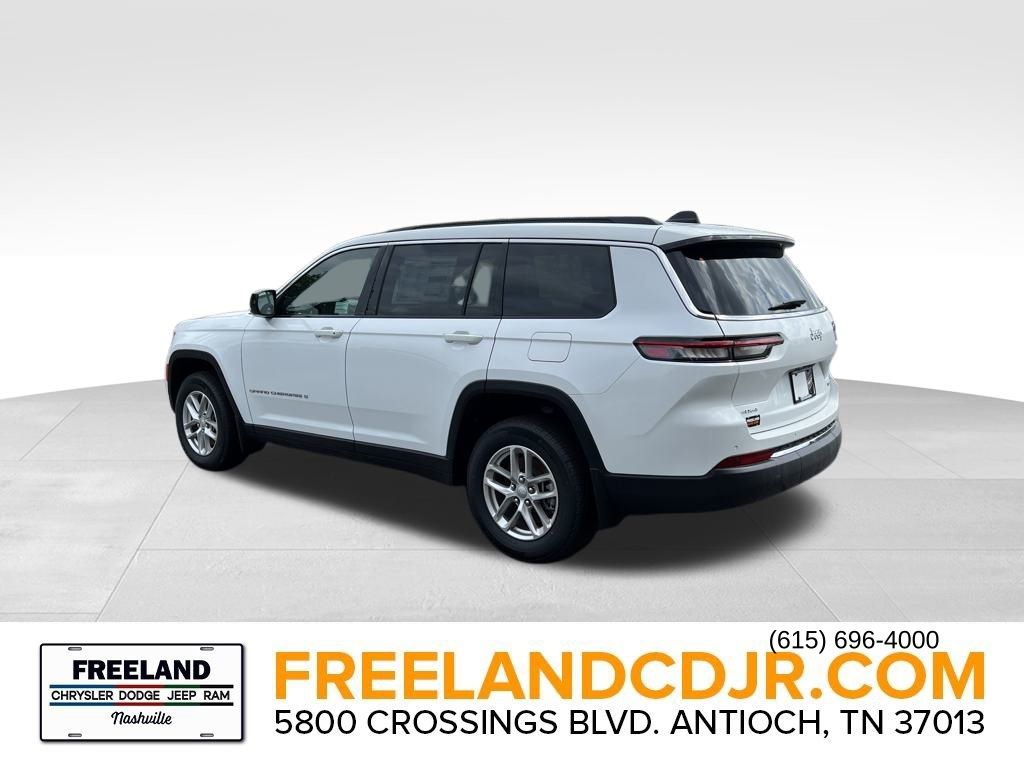2025 Jeep Grand Cherokee Laredo photo 4