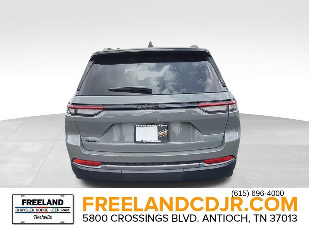 New 2027 Jeep Grand Cherokee 2 Row LAREDO 4X4 Sport Utility