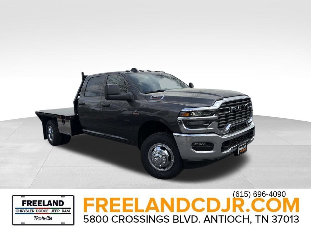 New 2026 Ram 3500 Chassis Cab TRADESMAN CREW 4X4 60' CA Pickup