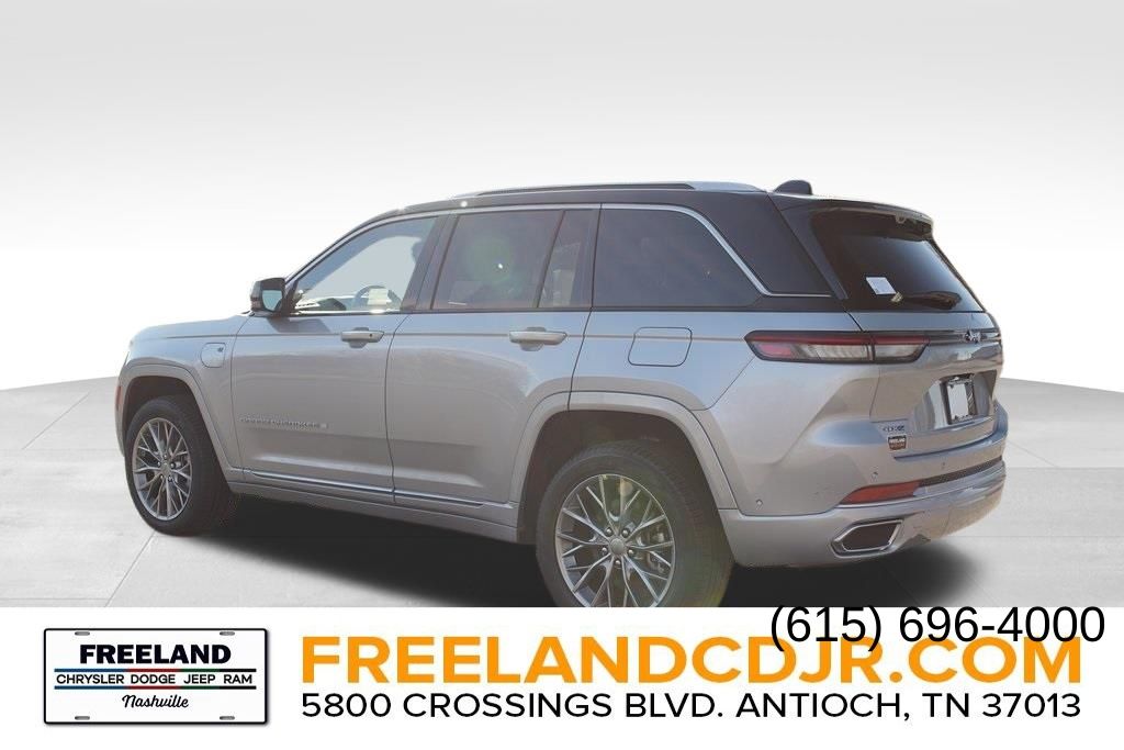 2024 Jeep Cherokee 4xe Summit photo 4