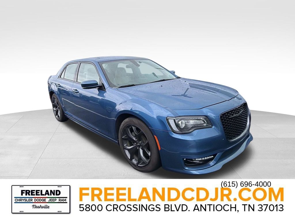 2022 Chrysler 300 Touring L's photo