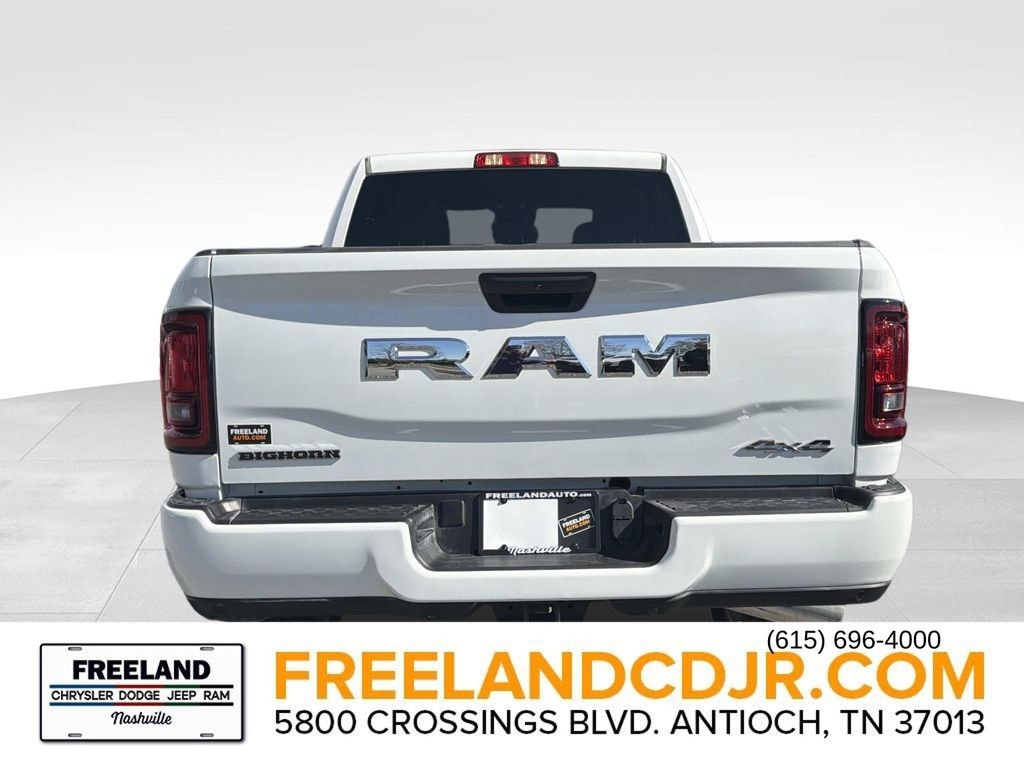 New 2025 Ram 2500 BIG HORN CREW CAB 4X4 6'4 BOX Pickup