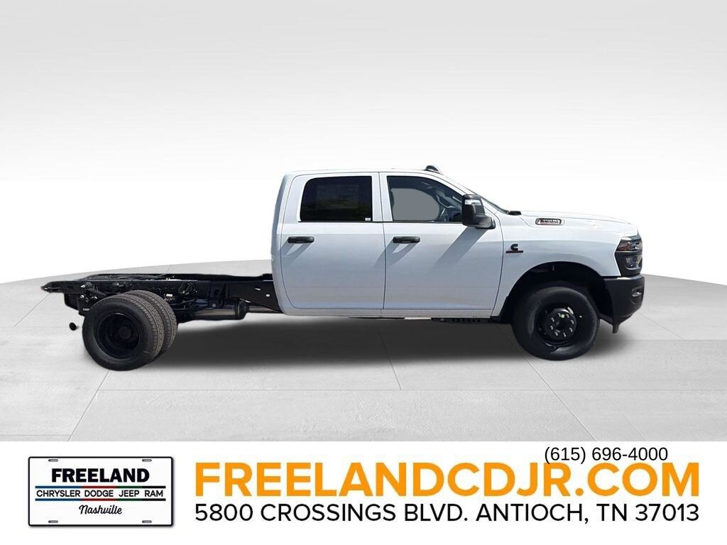 New 2026 Ram 3500 Chassis Cab TRADESMAN CREW 4X4 60' CA Pickup