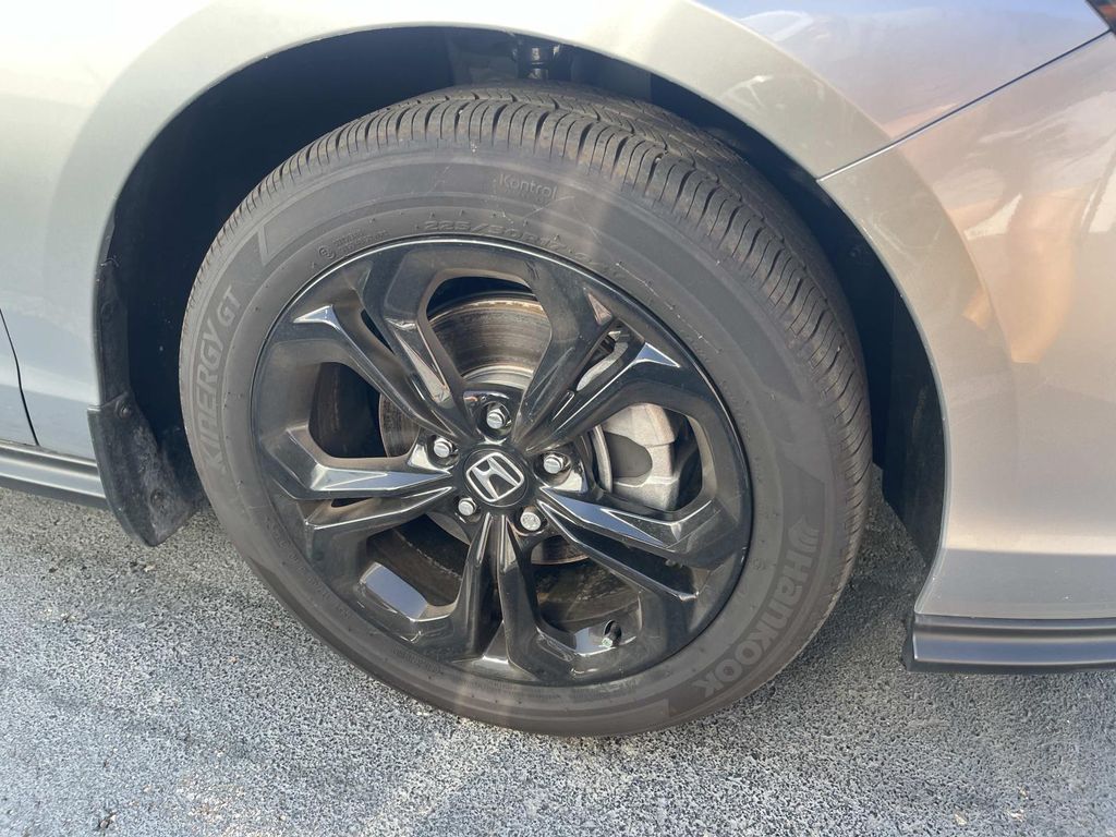 2025 Honda Accord SE - Photo 8
