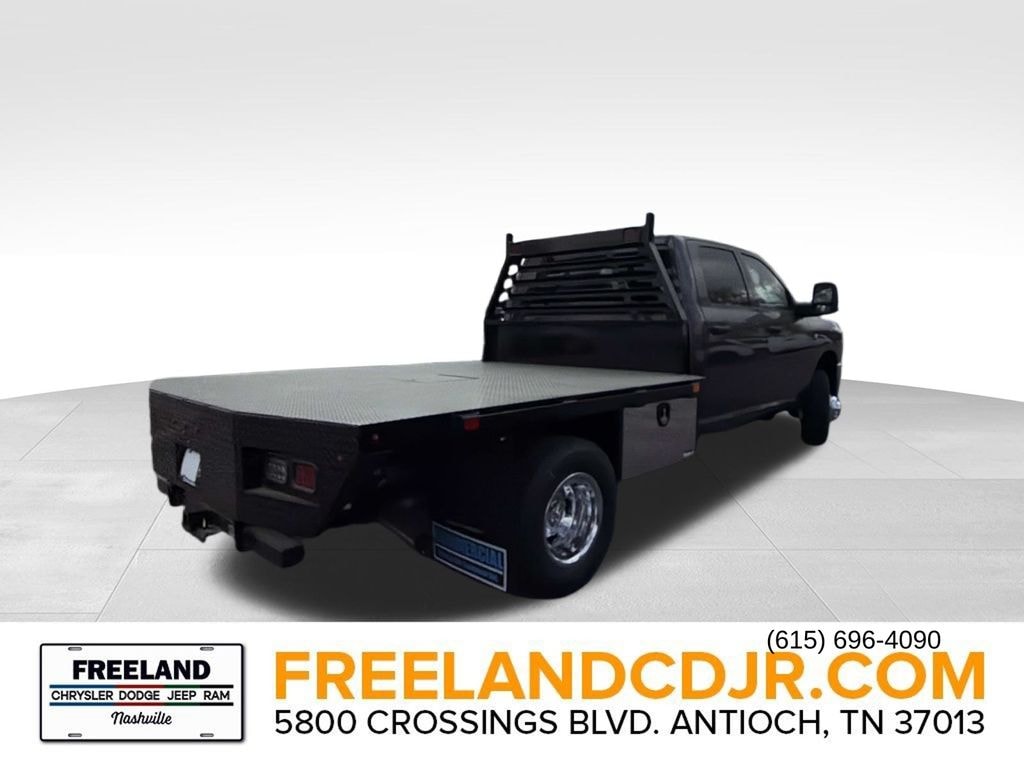 New 2026 Ram 3500 Chassis Cab TRADESMAN CREW 4X4 60' CA Pickup