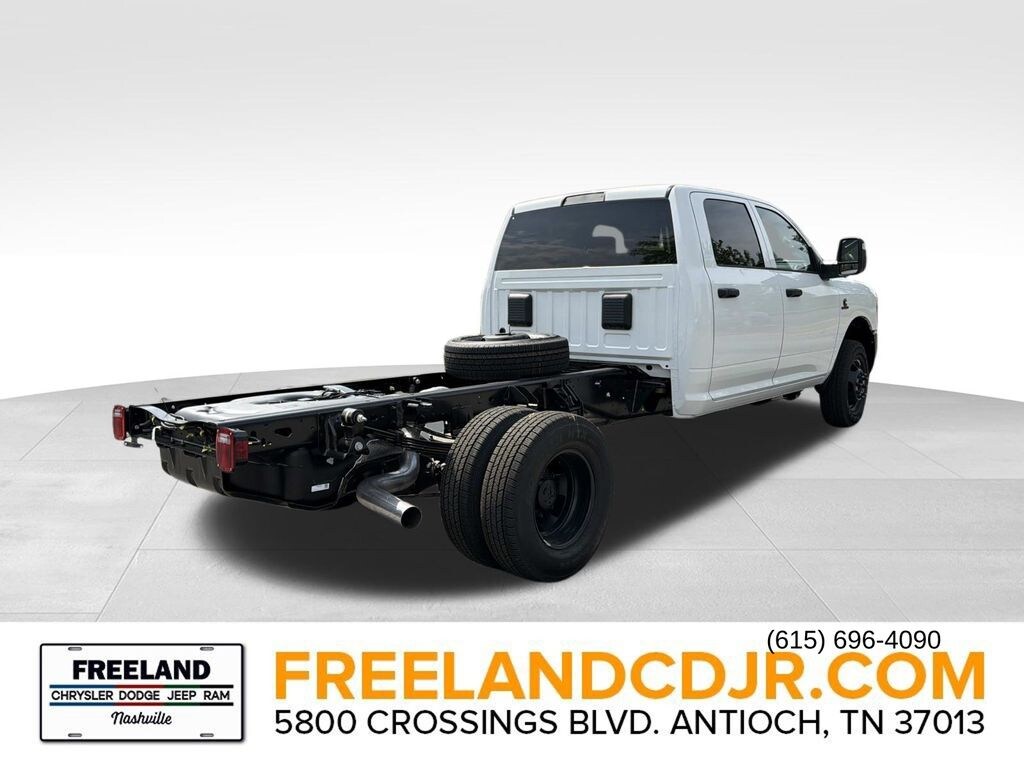 New 2026 Ram 3500 Chassis Cab TRADESMAN CREW 4X4 60' CA Pickup