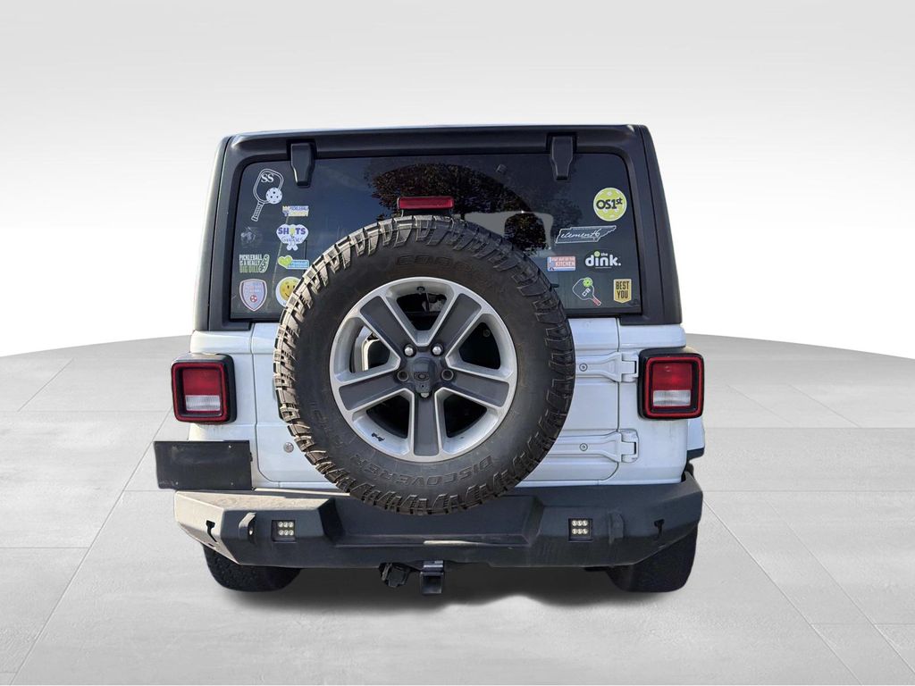 2019 Jeep Wrangler Unlimited Sahara photo 3