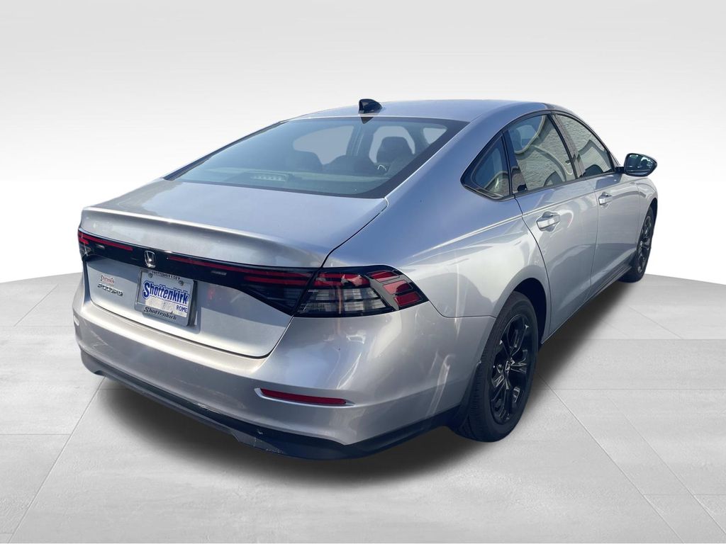 2025 Honda Accord SE - Photo 5