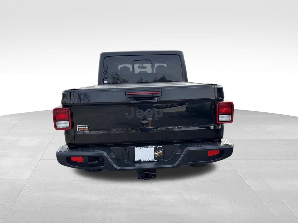 Used 2022 Jeep Gladiator Altitude Truck