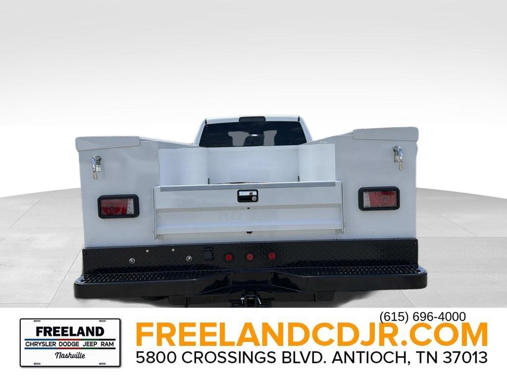 New 2026 Ram 3500 TRADESMAN CREW CAB CHASSIS 4X4 60' CA Pickup