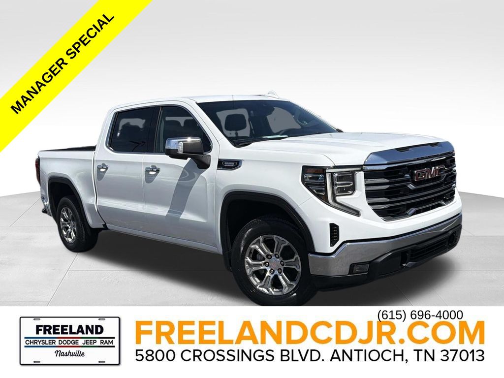 2022 GMC Sierra 4WD Crew Cab Short Box SLT's photo